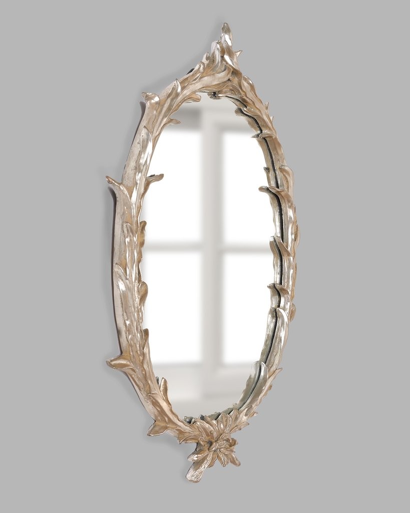 Настенное зеркало в овальной серебряной раме Буа 80*53