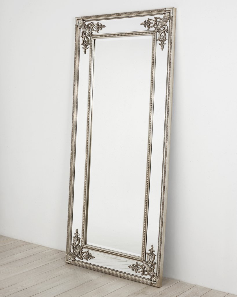 Серебряное напольное зеркало Венето