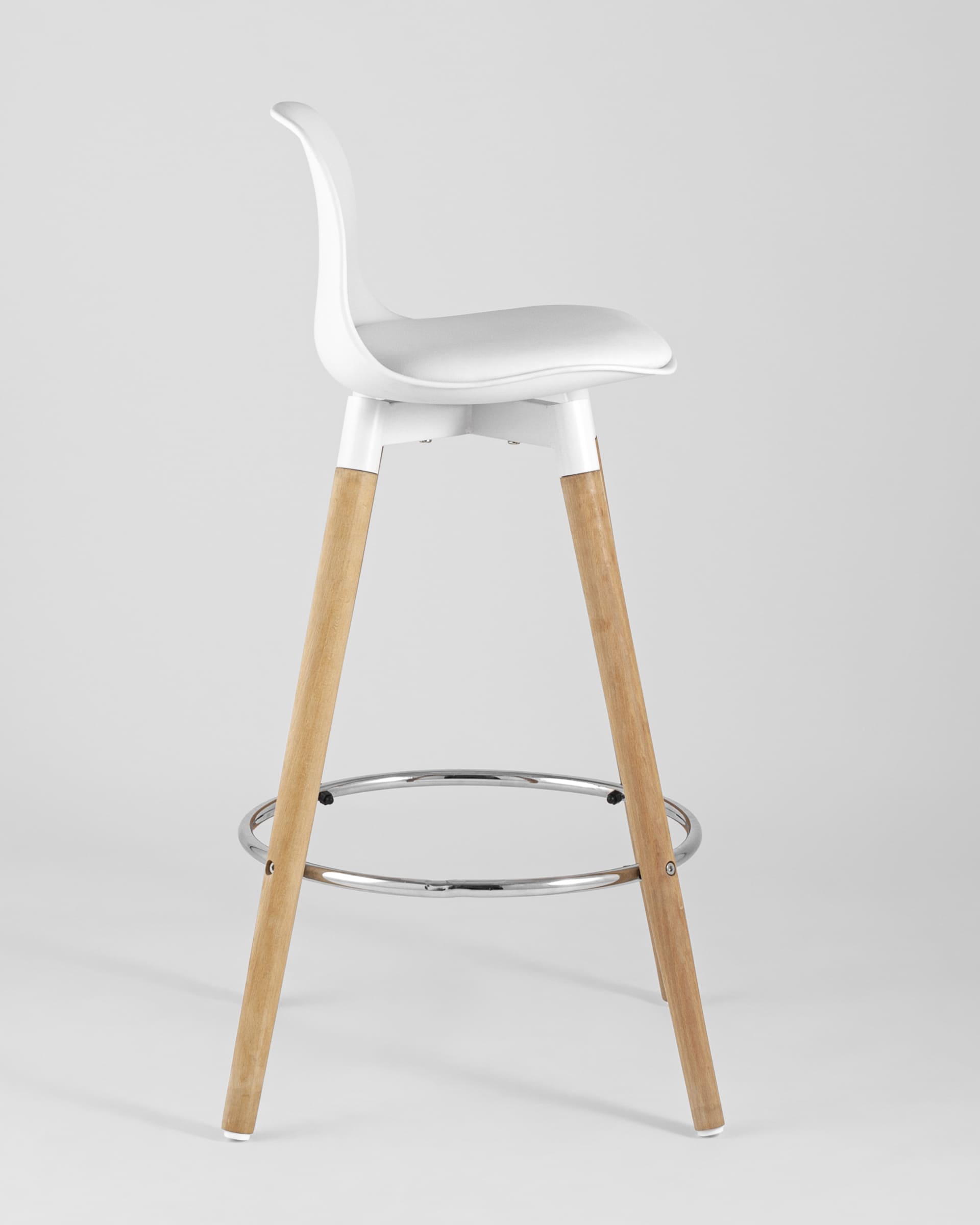 Полубарный стул Мартин белый сиденье пластик, экокожа, деревянные ножки, хром
