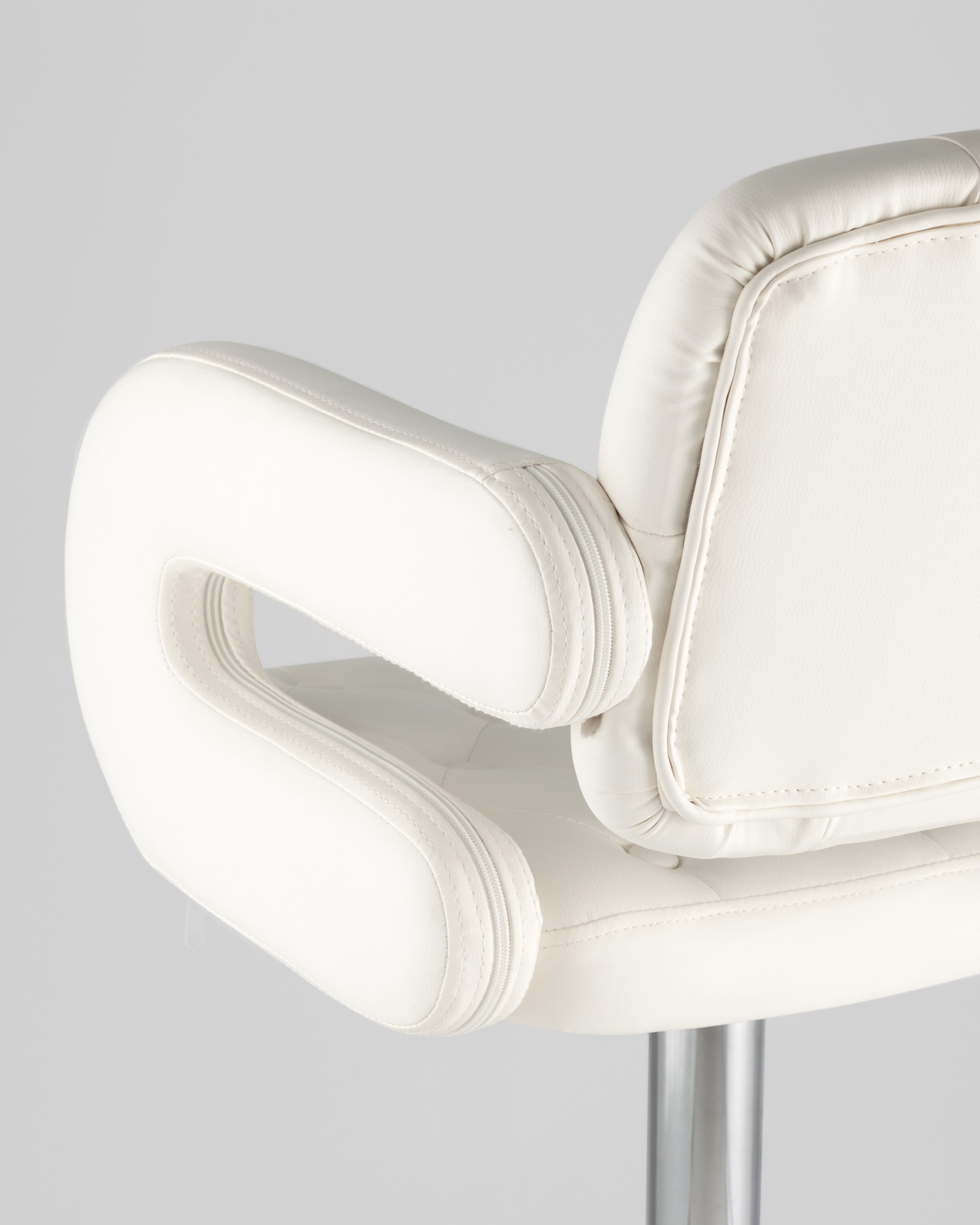 Барный стул Бентли белый PU-кожа, дугообразные подлокотники