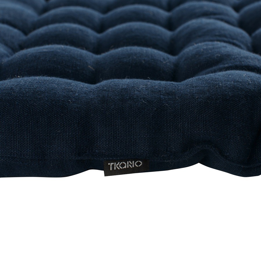 Подушка стеганая на стул из умягченного льна темно-синего цвета essential, 40х40 см
