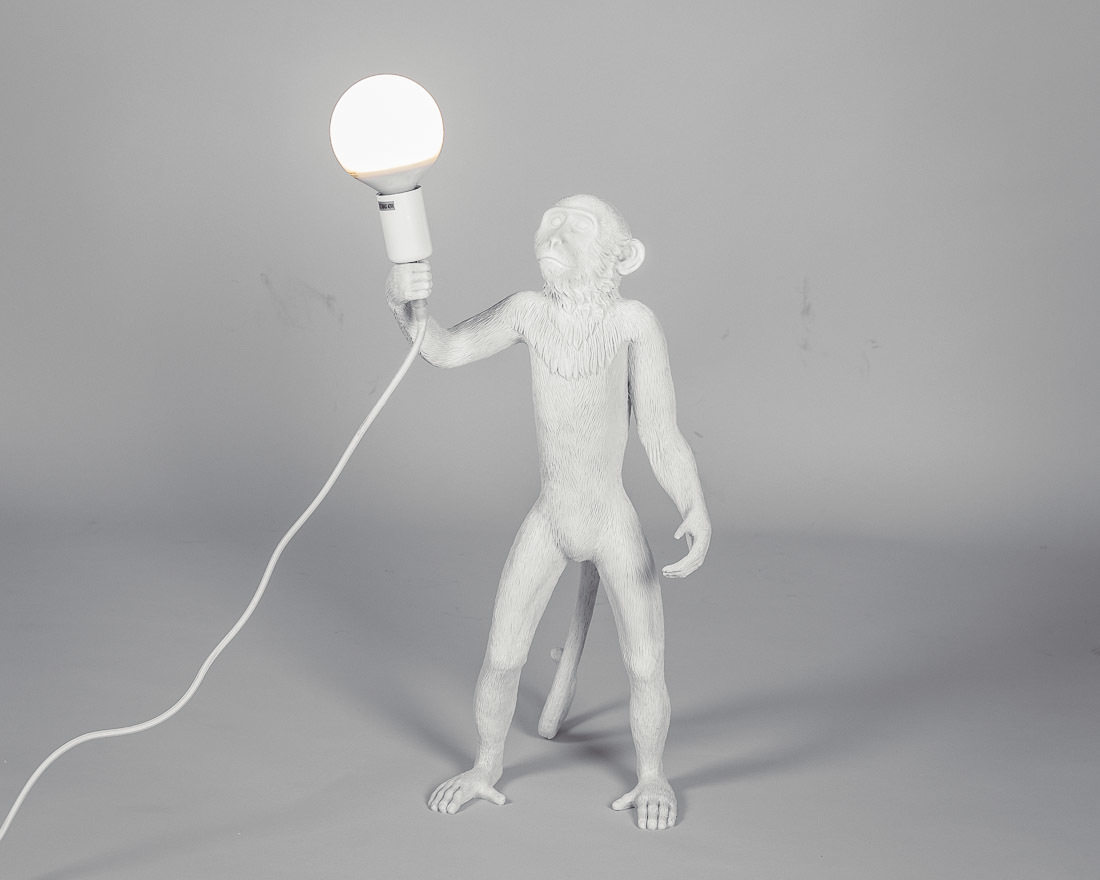 Лампа настольная The Monkey Lamp Standing Version белый